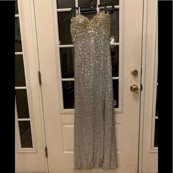 Temptations Prom Dress - Picture 3 of 5